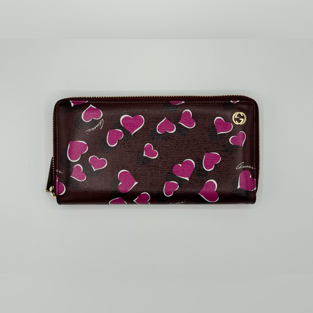 Gucci Betty Heartbeat Zip Wallet Limited
Edition EUC + COA Designer Luxury